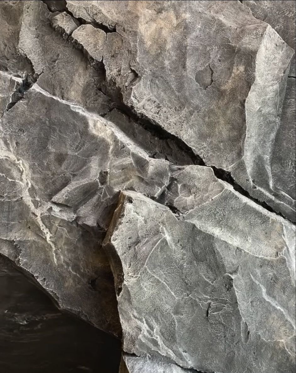 Artificial rock wall